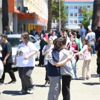 LGS sınavına giren öğrenciler sınıflarda sınav kağıtlarını dolduruyor.