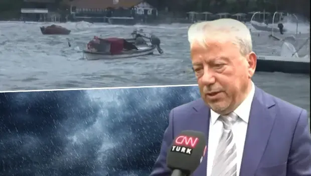 Gökyüzünde beliren devasa süper hücre bulutu.