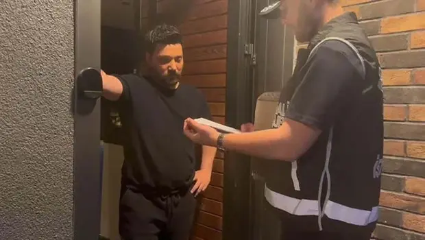 İstanbul Emniyet Müdürlüğü binası önünde hareketlilik.