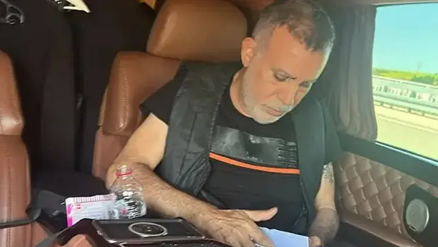 AHBAP soruşturması kapsamında adliye binası önünde hareketlilik.