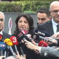 TBMM binası ve siyasi görüşmelerin yapıldığı alan.