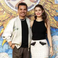 Beren Saat ve Kenan Doğulu bir etkinlikte yan yana.