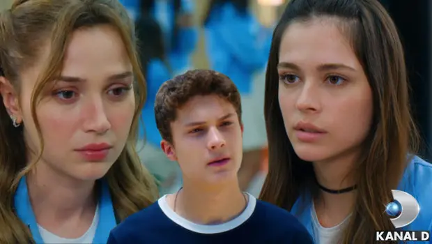 Daha 17 dizisi oyuncuları yeni bölüm tanıtımından bir kare.