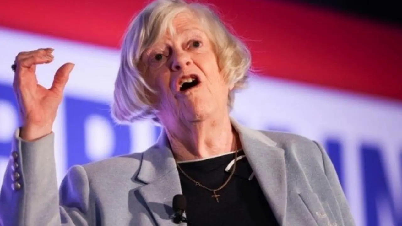 İngiltere'de eski bakan Ann Widdecombe'un evinde gerçekleşen cinayet soruşturması.