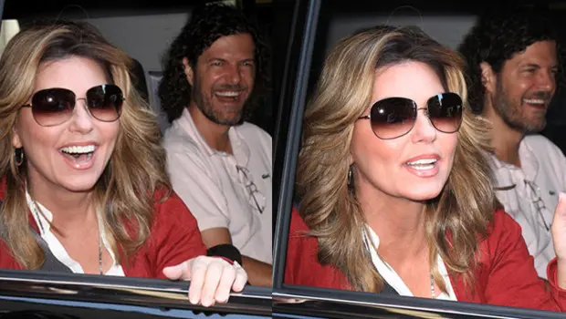 Shania Twain sahnede performans sergilerken