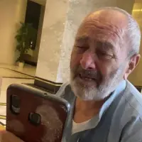 Ali Baybaş İstanbul Havalimanı'nda karşılanırken