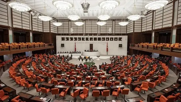 TBMM Genel Kurulu'nda emekli maaşı düzenlemesi oylanıyor.