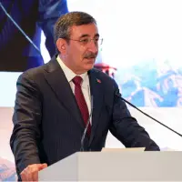 Cumhurbaşkanı Yardımcısı Cevdet Yılmaz ve Pakistan Başbakanı Şahbaz Şerif Türkiye-Pakistan İş ve Yatırım Forumu'nda.