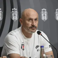 Beşiktaş Teknik Direktörü Vincenzo Italiano basın toplantısında konuşuyor.