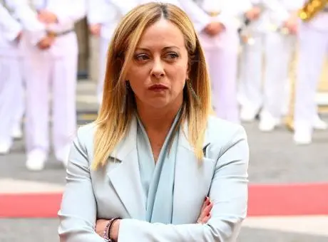 İtalya Başbakanı Giorgia Meloni basın toplantısında.