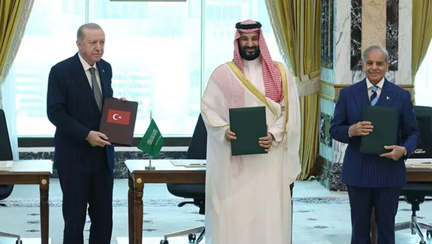 Cumhurbaşkanı Erdoğan, Veliaht Prens Selman ve Başbakan Şerif Mekke'de bir araya geldi.