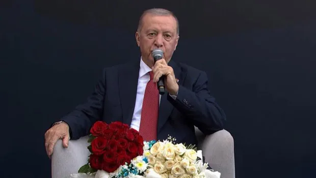 Cumhurbaşkanı Recep Tayyip Erdoğan, Samsun PETEK Gençlik Merkezi'nde gençlerle bir araya gelerek konuşma yapıyor.