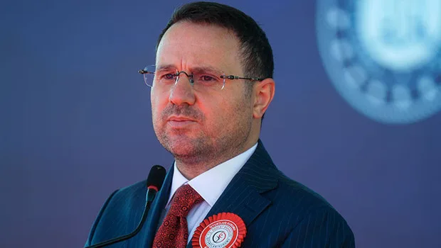 Yasa dışı bahis operasyonu kapsamında banka hesaplarına ve internet sitelerine erişim engeli getirildiğini gösteren görsel.