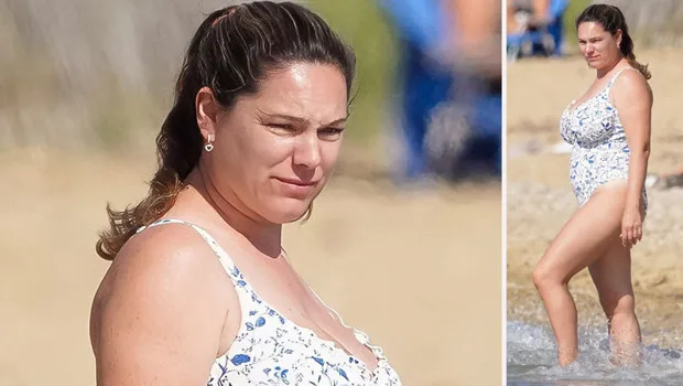 Kelly Brook, kendi tasarladığı iç giyim koleksiyonunu tanıtırken.