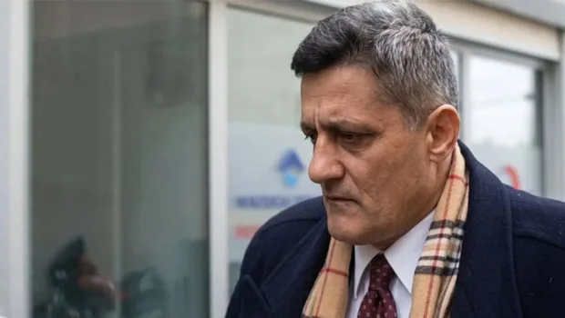 Mahkeme salonunda ifade veren senaristler ve savcı.