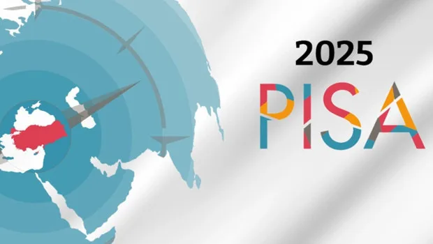 PISA 2025 sonuçlarına göre Türkiye'nin eğitimdeki yükselişini simgeleyen, başarılı öğrencileri ve grafiksel artışı gösteren...