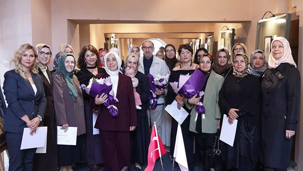 Üsküdar Mimar Sinan Galerisi'nde açılan Çınar Resim Atölyeleri Sergisi'nden genel görünüm.