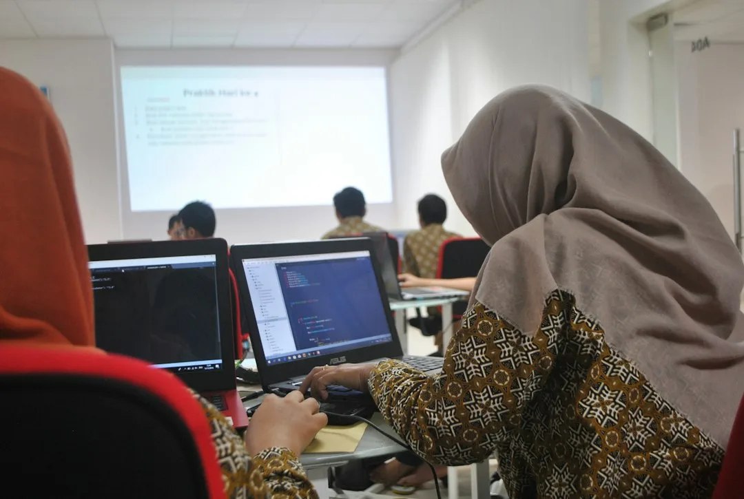 PHP güvenlik açığı ve siber güvenlik konsept görseli