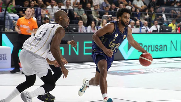 Glint Çayırova Belediyespor ile Fenerbahçe Tarfin arasında oynanan Basketbol Süper Ligi mücadelesi.