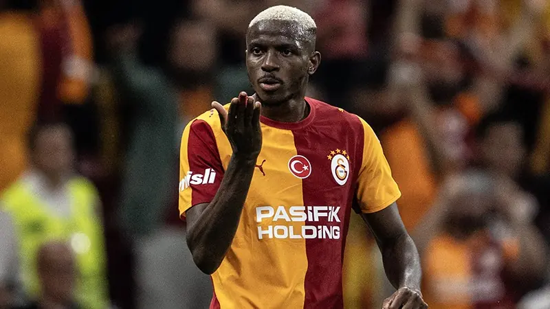 Galatasaraylı futbolcu Victor Osimhen UEFA Şampiyonlar Ligi maçında