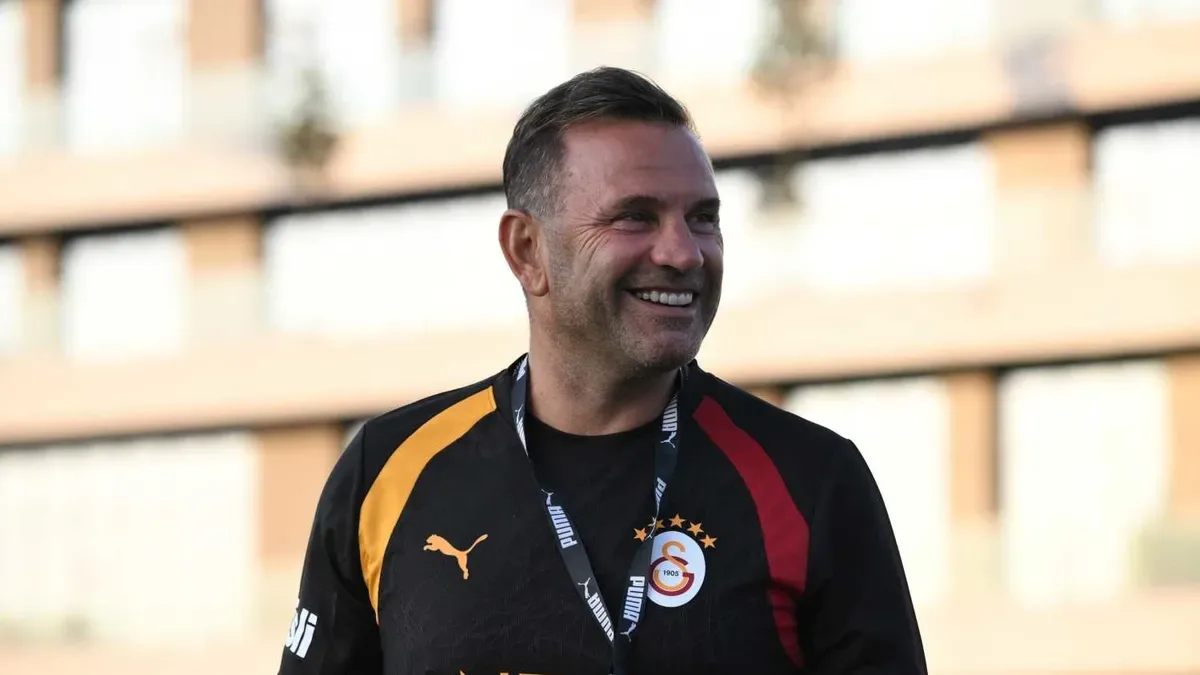 Galatasaraylı futbolcu Wilfried Singo antrenmanda