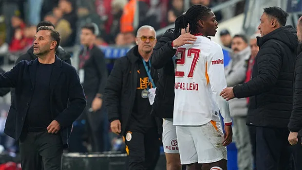 Galatasaraylı futbolcu Rafael Leao'nun maç sırasında yaşadığı sakatlık anı