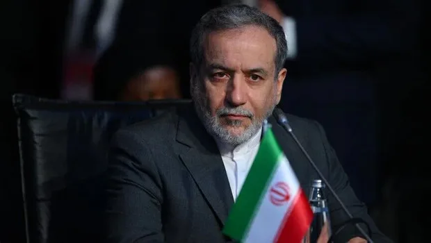 İran Dışişleri Bakanı Abbas Erakçi açıklama yaparken.