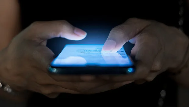 İstanbul'da yasa dışı bahis SMS operasyonunda gözaltına alınan şüpheliler ve el konulan mal varlıkları.