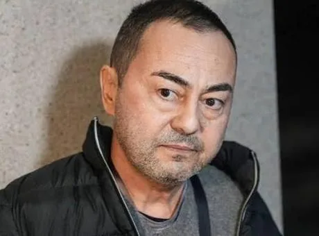 Serdar Ortaç hastane odasından paylaştı.