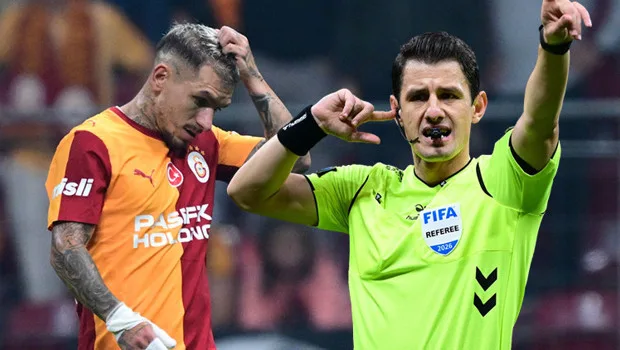 Galatasaraylı Lucas Torreira'nın Kasımpaşa maçında kırmızı kart gördüğü an ve VAR ekranı