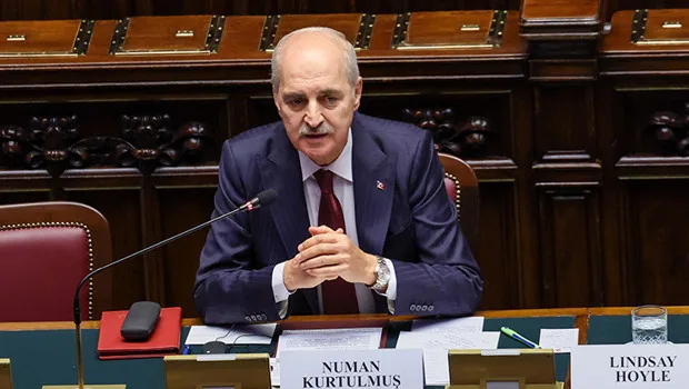 TBMM Başkanı Numan Kurtulmuş, Roma'daki Avrupa Parlamento Başkanları Konferansı'nda kürsüde konuşma yaparken