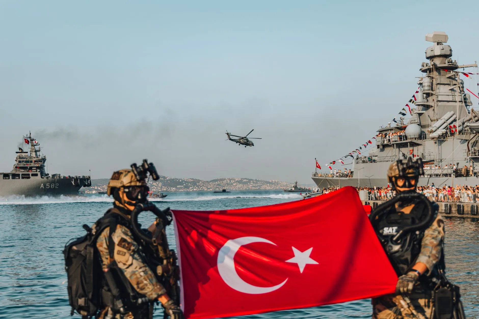 TEKNOFEST Güneydoğu'da sergilenen Zırhlı Amfibi Hücum Aracı ZAHA