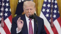 Donald Trump, Rusya-Ukrayna savaşı ve barış görüşmeleri hakkında açıklama yaparken.