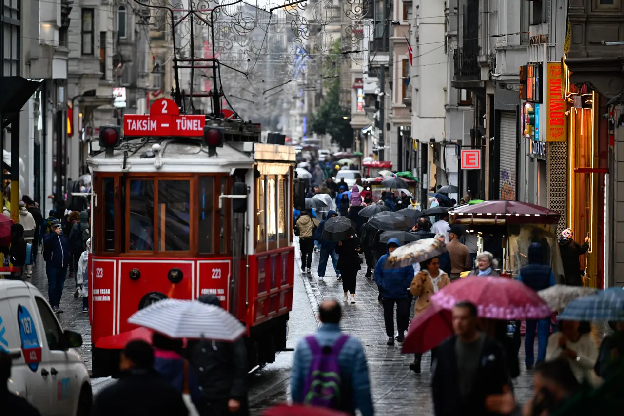 Türkiye'de Hava Isınıyor: İstanbul'a Yağmur Cuma Günü Geliyor