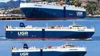 United Global Ro-Ro gemisi limanda araç ve kamyon taşırken