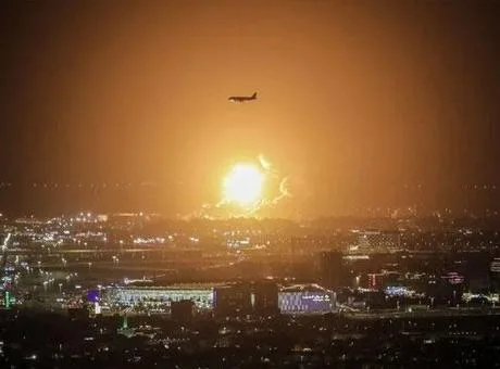 Yemen'deki havalimanlarına düzenlenen saldırılar sonrasında güvenlik önlemleri alındı.