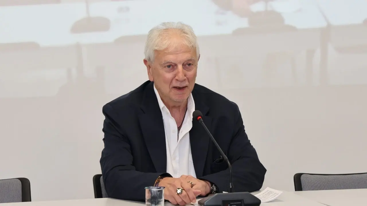 Ege Bölgesi'ndeki sanayi tesislerinden genel bir görünüm.