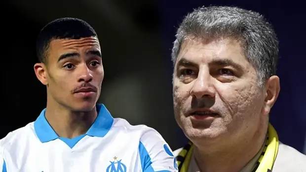 Fenerbahçe forması üzerinde 'Greenwood' yazısı ve 10 numarası.