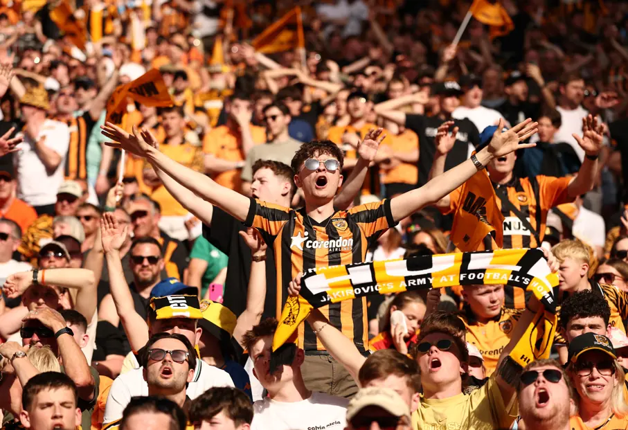 Hull City Taraftarları Premier Lig Kutlamasını Antalya'da Yapıyor