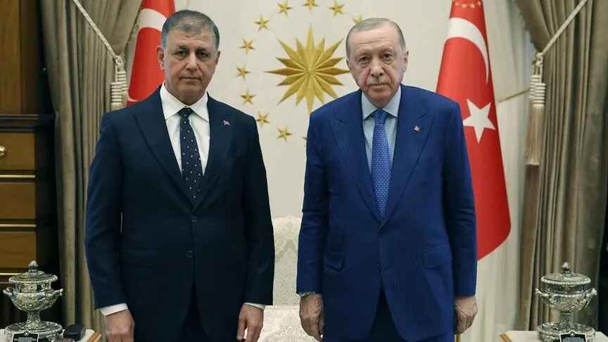 İzmir Büyükşehir Belediye Başkanı Cemil Tugay AK Parti'ye Katıldı
