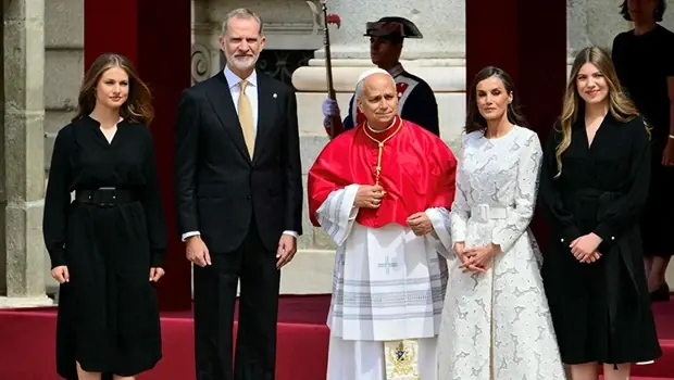 Papa 14. Leo'nun İspanya Ziyareti Başladı: Siyasi ve Dini Gündem