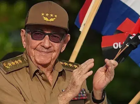 Raul Castro 30 Yıl Sonra İlk Kez Halkın Karşısına Çıktı