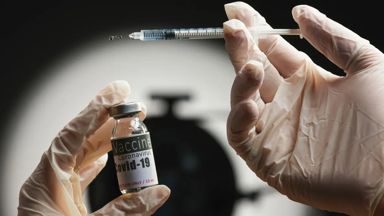 Yapay Zeka Tarafından Tasarlanan Aşı İnsanlarda İlk Kez Test Edildi