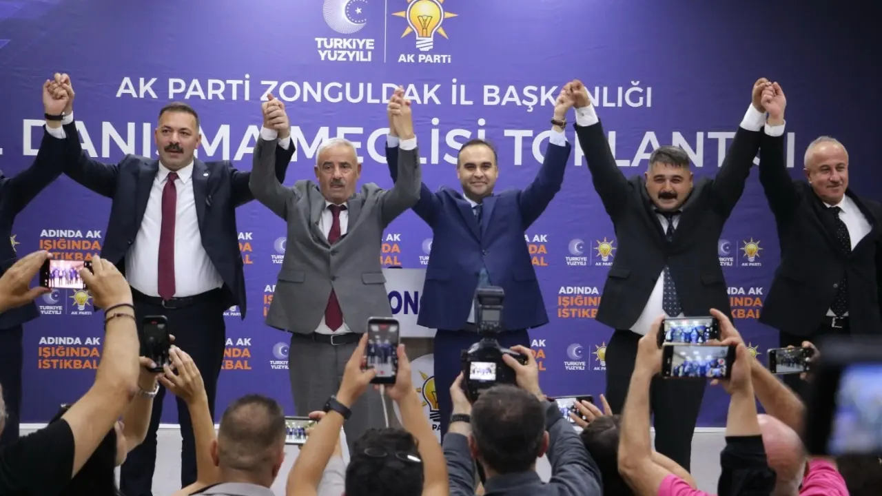 Zonguldak'ta CHP'den istifa eden iki meclis üyesi AK Parti'ye katıldı
