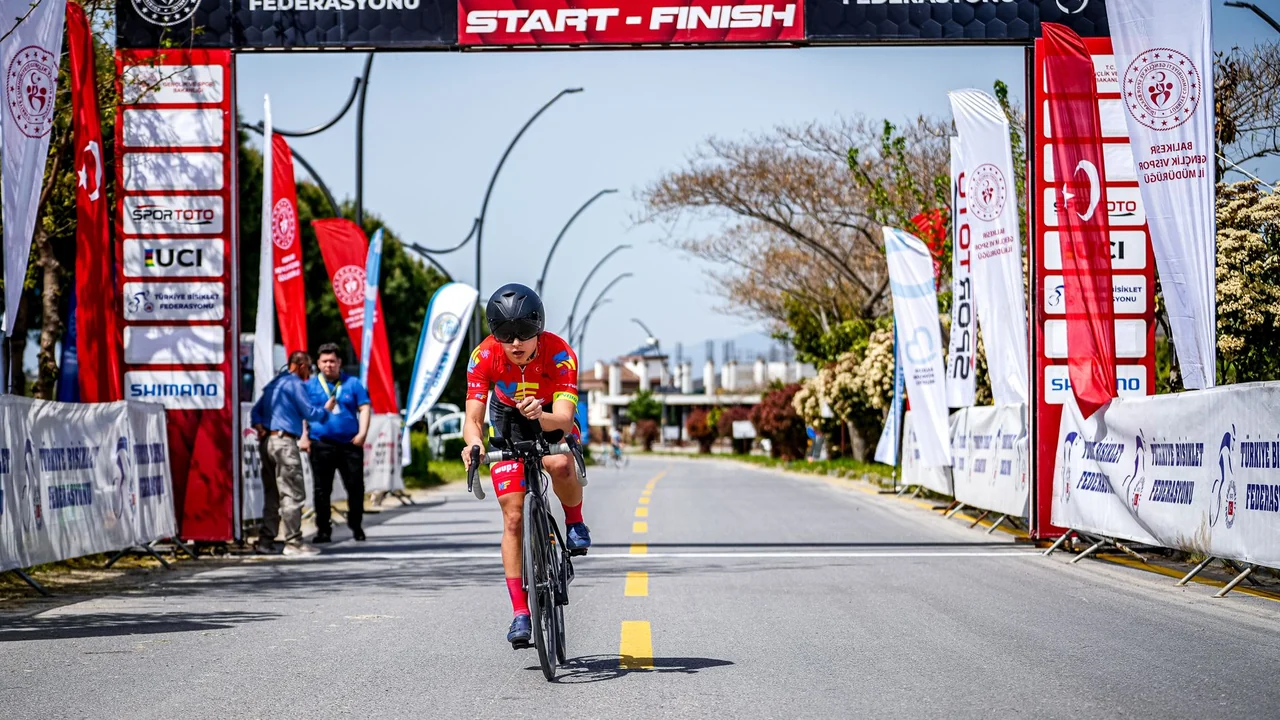 Pedal Çevirmenin Küresel Yükselişi: Şehirleri, Sağlığı ve Geleceği Dönüştüren Bisiklet Devrimi