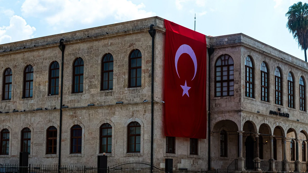 Kocaeli Valiliği Gündeminde Zirve: Radikal Kararlar ve Kamuoyuna Yansımaları!