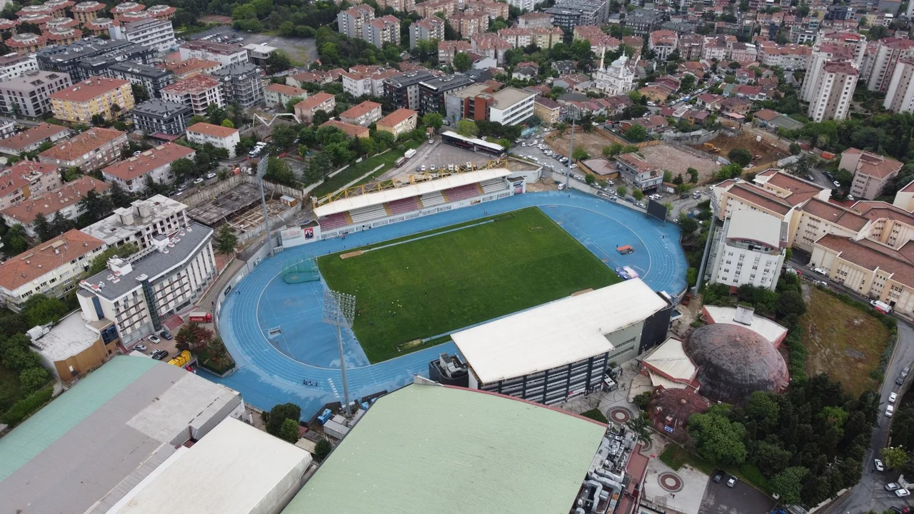 Nefes Kesen Mücadelede Dev Randevu: Manisa FK - Esenler Erokspor Maçında Taktik Savaşı ve Kritik Puan Hesabı