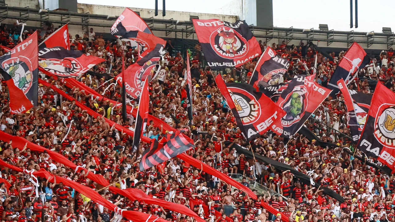 Güney Amerika'da Futbol Şöleni: Santos - Flamengo Rekabetinde Taktik Savaşları ve Kırılma Noktaları