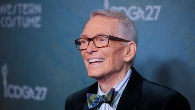 Modedesigner Bob Mackie in seinem Atelier.