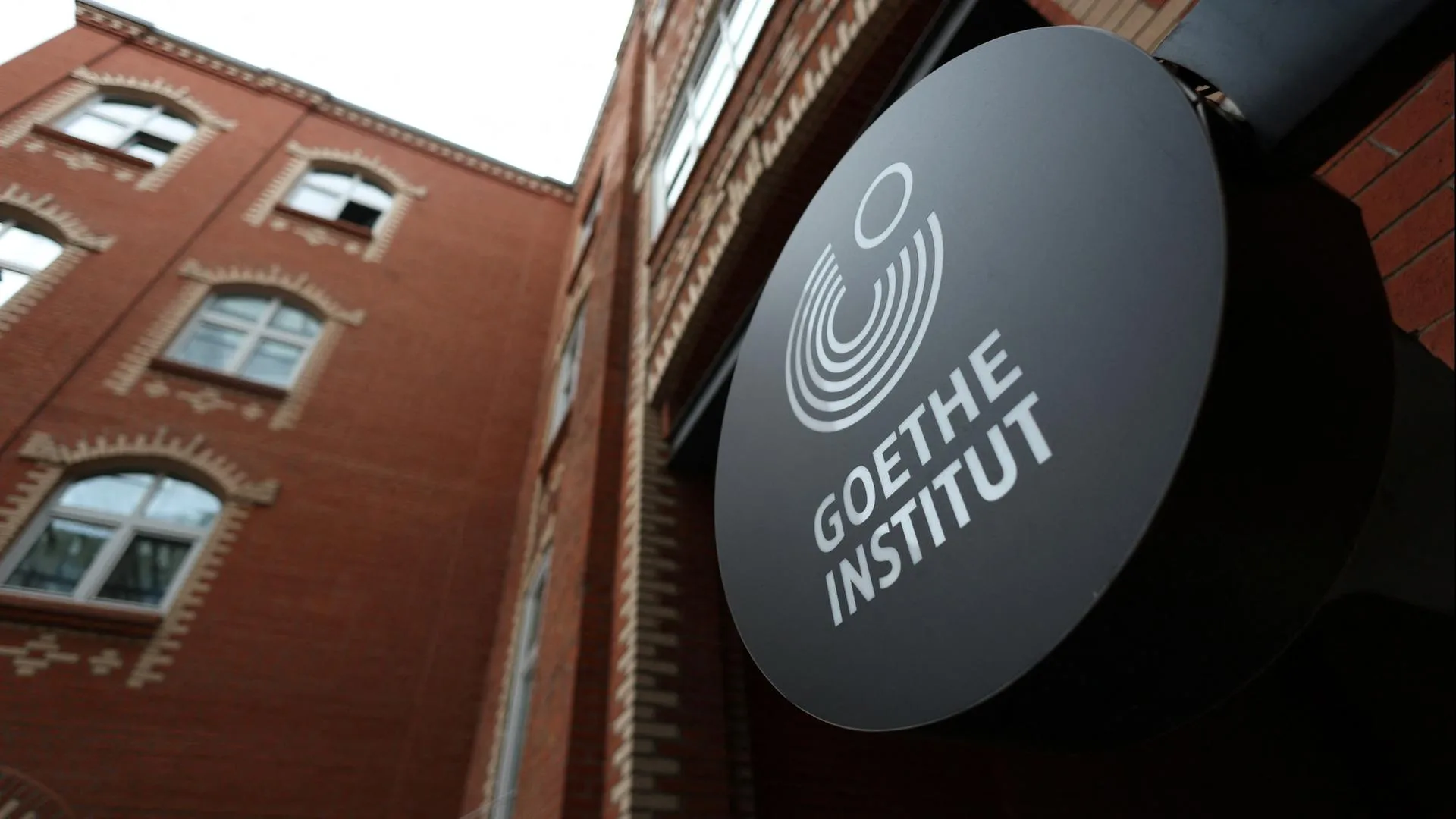 Geschlossenes Goethe-Institut in Russland als Symbol für das Ende des kulturellen Austauschs zwischen Deutschland und...